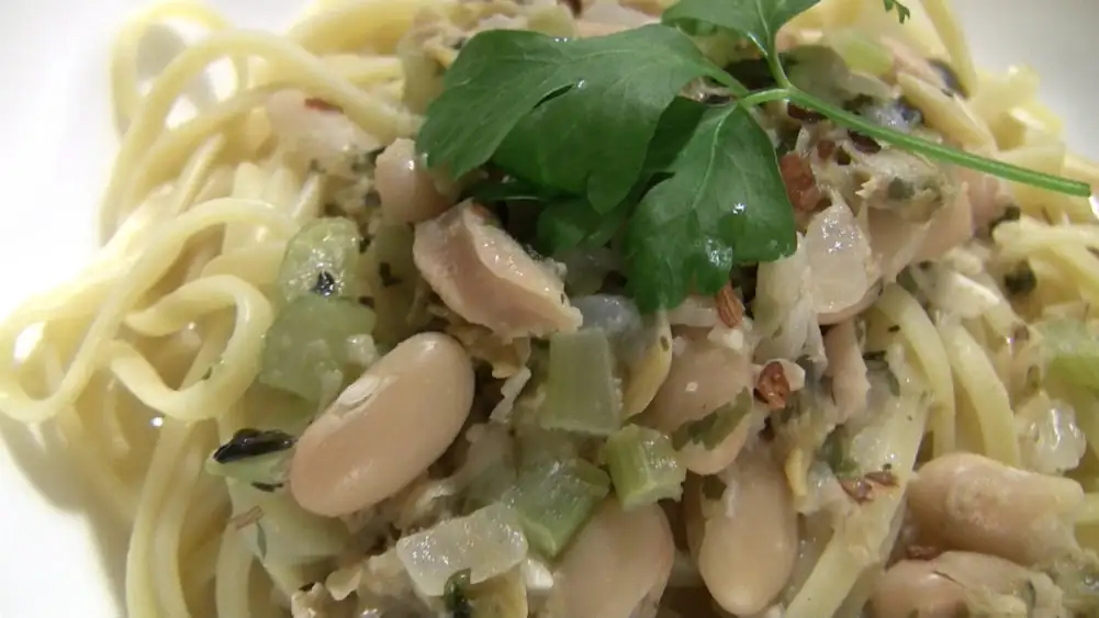 Linguine With Cannellini Clam Sauce